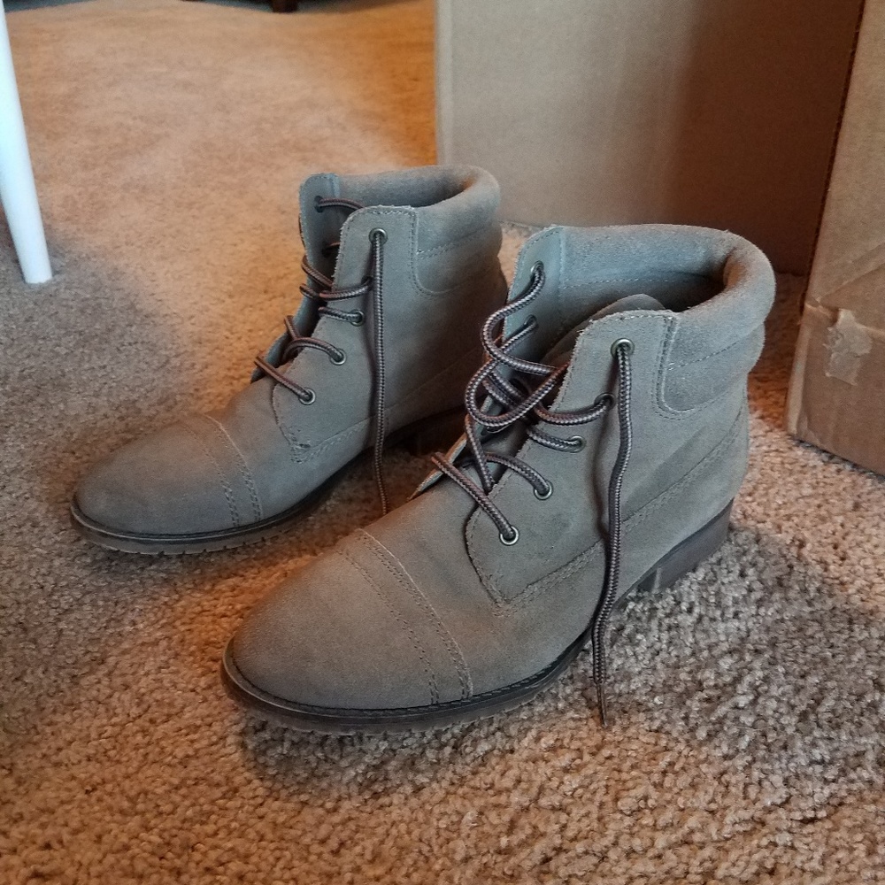 Steve Madden Maecie Lace-Up Boot 7.5M